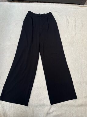 Stradivarius Black High Waisted Pleated Wide Leg Pants Size 6